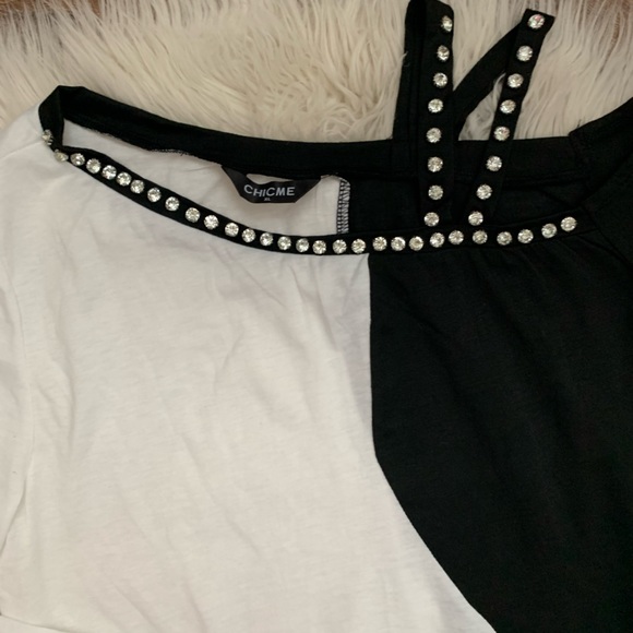 Long Sleeve Asymmetrical Top - Picture 4 of 9